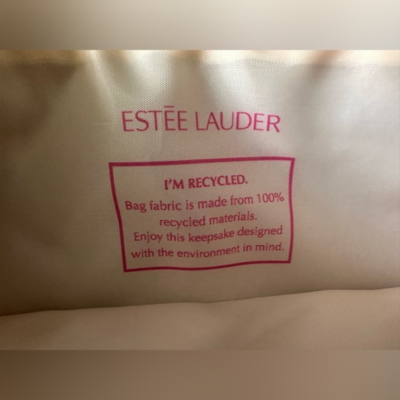 Estee Lauder pouch 👝 - Picture 4 of 6